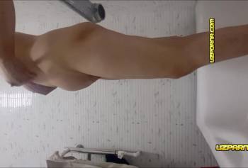 Зрелая узбечка в ванной вторая часть